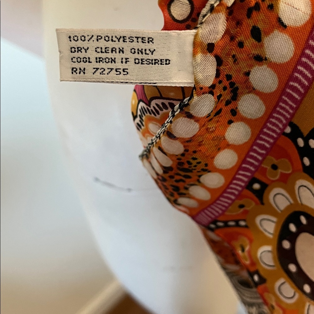 Italca Vibrant Floral Patterned Silk Scarf Made in Italy - Picture 7 of 9